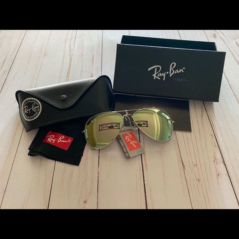 Sunglasses- Silver Frame with Black Mirror Lenses